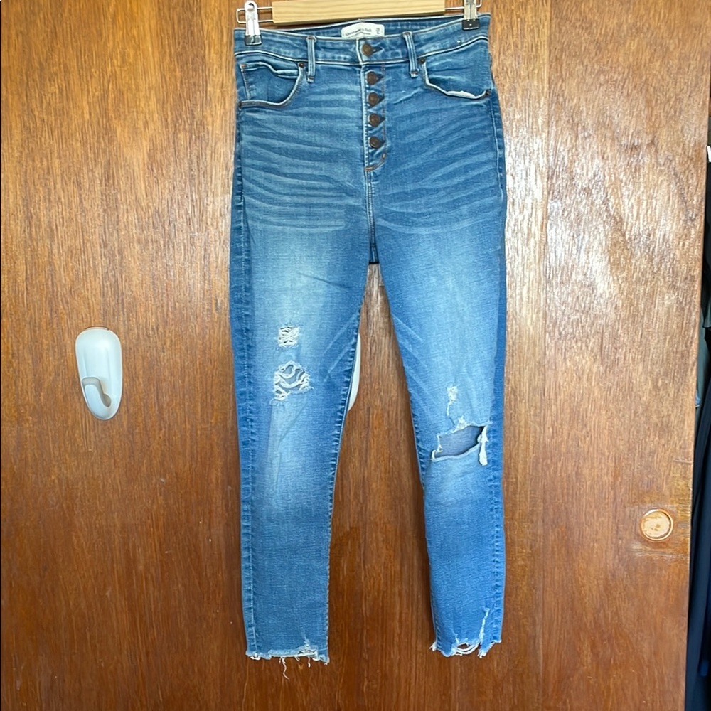 Stylish Blue Distressed Women's Jeans